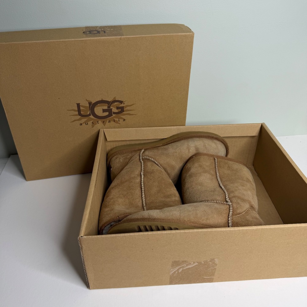 UGG Australia Classic Short Chestnut Tan Suede Shearling Winter Boots Womens 9